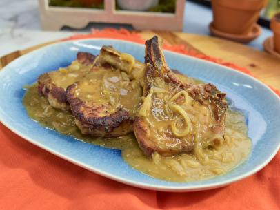 Katie Lee makes Smothered Pork Chops, as seen on The Kitchen, Season 17.