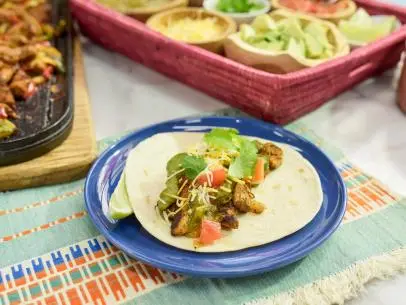 Sunny Anderson makes Sizzlin' Chicken Fajitas, as seen on The Kitchen, Season 17.