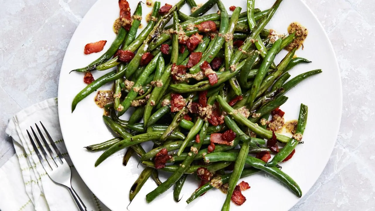 Green Beans with Warm Bacon Vinaigrette Green Beans with Warm Bacon Vinaigrette