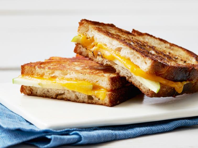 Cheddar and Apple Grilled Cheese Sandwiches Recipe | Food Network ...