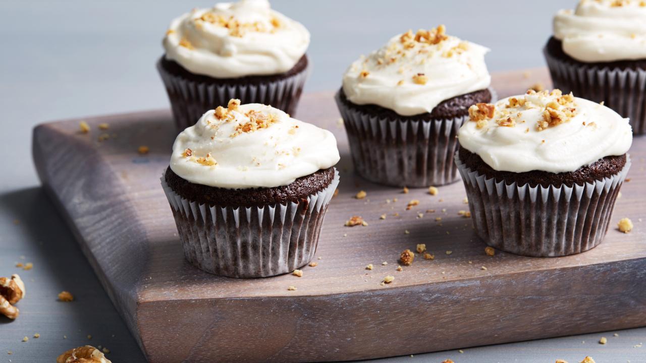 Chocolate Cream Cheese Cupcakes - Life Currents