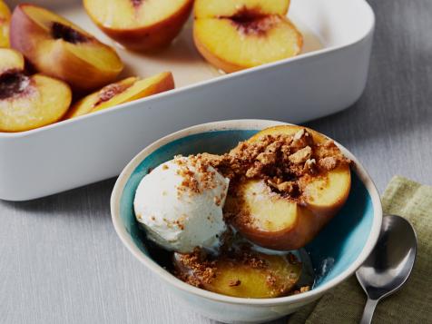 Baked Peaches with Graham Cracker Crumble