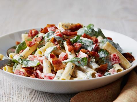 Creamy Herbed Tomato-Arugula Pasta Salad with Bacon