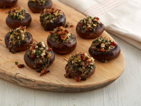 Spicy Bacon and Spinach Stuffed Mushrooms