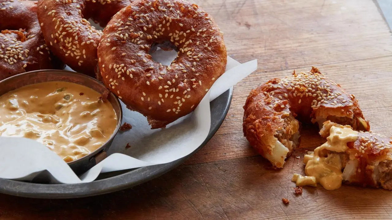 Cheeseburger-Stuffed Onion Rings