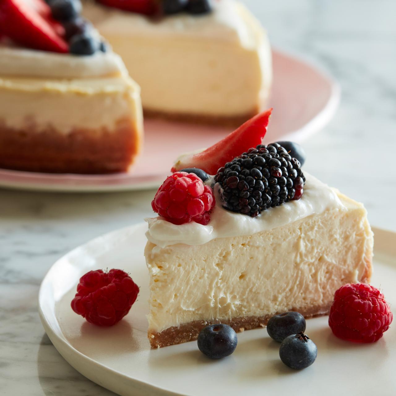 https://food.fnr.sndimg.com/content/dam/images/food/fullset/2018/5/16/0/FNK_INSTANT-POT-VANILLA-CHEESECAKE-H_s4x3.jpg.rend.hgtvcom.1280.1280.suffix/1526485082095.jpeg