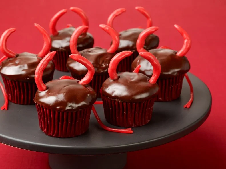 Chef Name: Food Network KitchenFull Recipe Name: Devil's Food CupcakesTalent Recipe: Food Networks Kitchenâ  s Devil's Food Cupcakes, as seen on Foodnetwork.comFNK Recipe: Project: Foodnetwork.com, FN Essentials/Weeknights/Fall/HolidaysShow Name: Food Network / Cooking Channel: Food Network