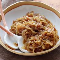 HOW TO CARAMELIZE ONIONSFood Network KitchensWalla Walla or Vidalia Onion, Olive Oil, Unsalted Butter, Salt