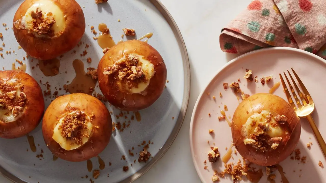 Cheesecake-Stuffed Apples