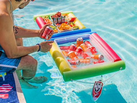Your Pool Needs This Floating Snack Bar Food Network Summer Party Ideas S Decorations Themes - Diy Floating Cooler For Pool