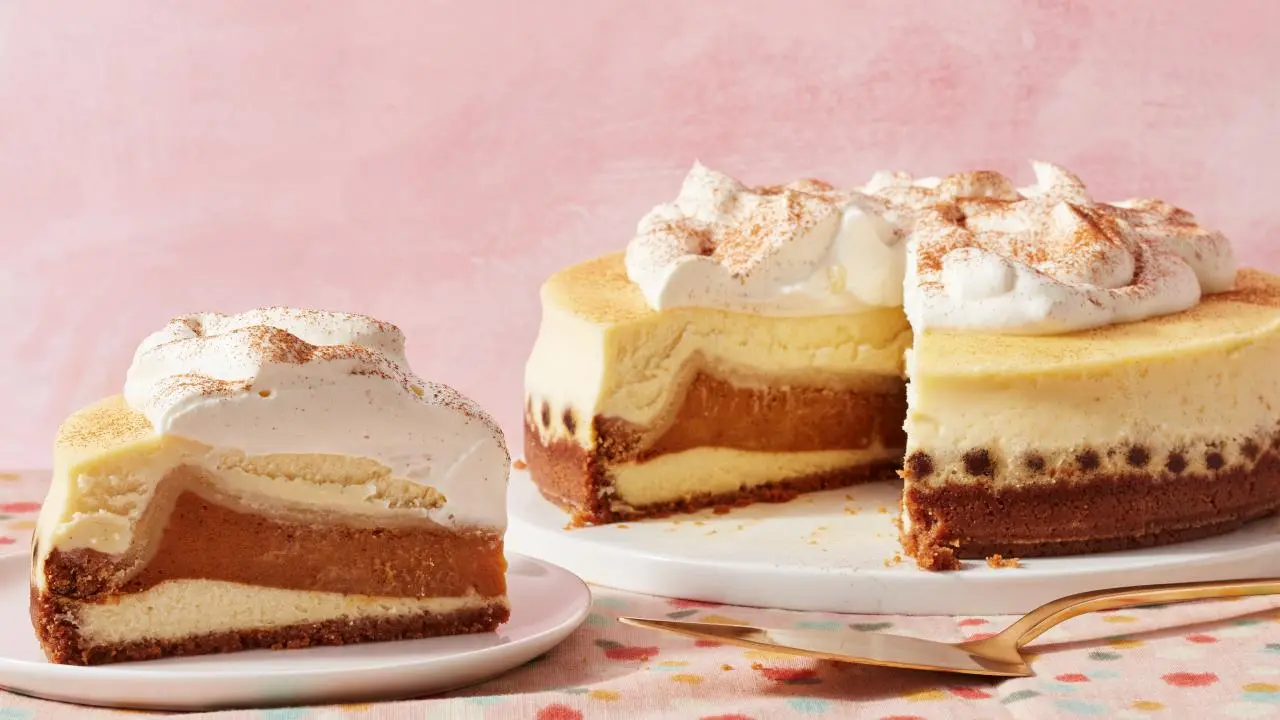 Pumpkin Pie-Stuffed Cheesecake