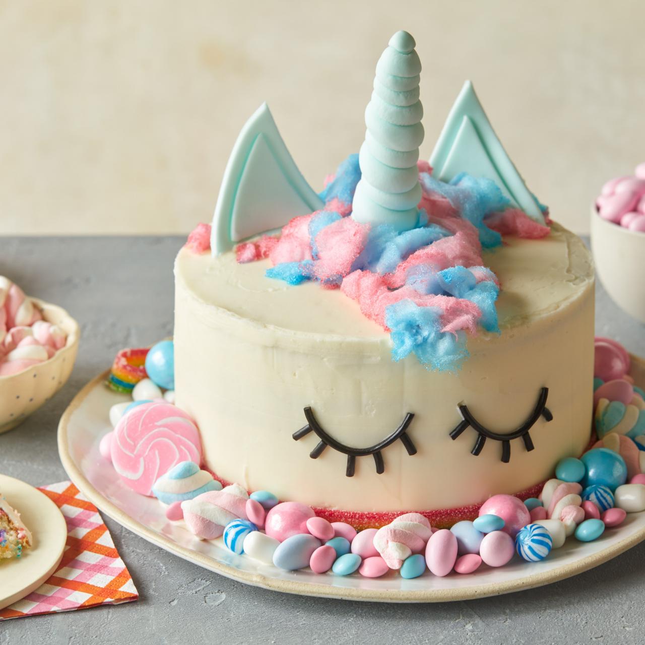 How to decorate unicorn cake with frosting and fondant