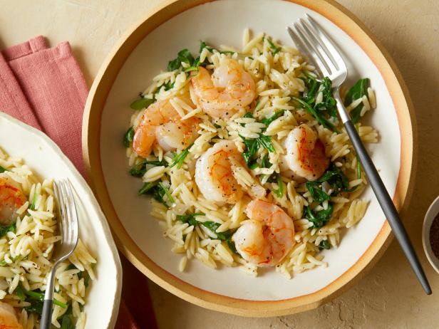 Lemony Shrimp Scampi with Orzo and Arugula image