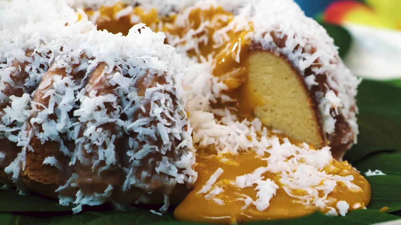 Mango-Coconut Lava Cake