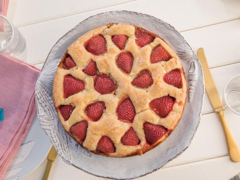 Strawberry Cake Recipe Giada De Laurentiis Food Network