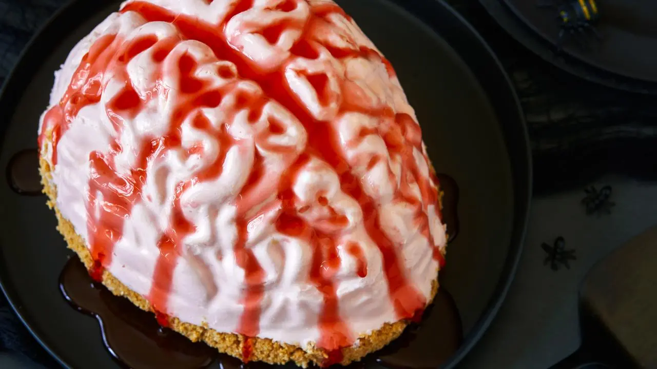 No-Bake Strawberry Cheesecake Brain