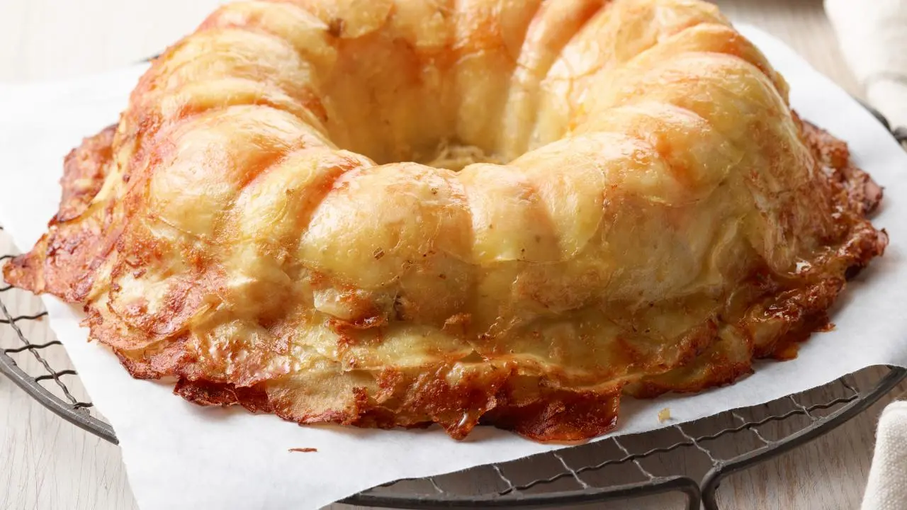 Cheesy Scalloped Potato Bundt