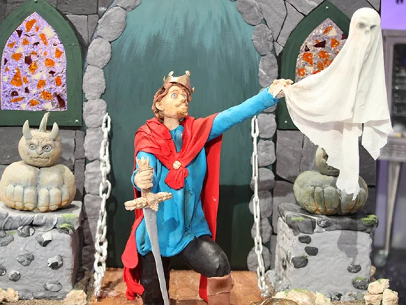 Team Candy Cadavers' King Arthur, front view, as seen on Halloween Wars, Season 8.