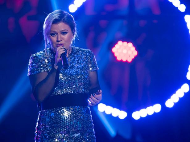 DISNEY CHANNEL PRESENTS THE 2018 RADIO DISNEY MUSIC AWARDS - Global superstar Kelly Clarkson was honored with the 2018 RDMA 'Icon' Award in recognition of a career and music that has been loved by generations of Radio Disney fans. The award was presented to her by current "American Idol" winner Maddie Poppe and "The Voice" winner Brynn Cartelli. The "2018 Radio Disney Music Awards" airs Saturday, June 23 (8:00 p.m. ET/PT) on Disney Channel, as well as multiple Disney-branded platforms including Radio Disney, the Radio Disney app, the DisneyNOW app and Disney.com/RDMA. (Image Group LA/Disney Channel)
KELLY CLARKSON