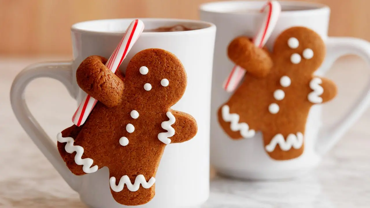 Gingerbread house & deals man mugs