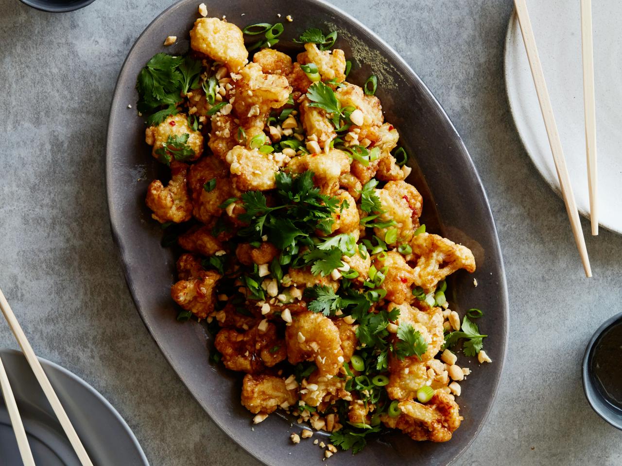 https://food.fnr.sndimg.com/content/dam/images/food/fullset/2018/8/1/0/FNK_KUNG-PAO-CAULIFLOWER-H_s4x3.jpg.rend.hgtvcom.1280.960.suffix/1533148371584.jpeg