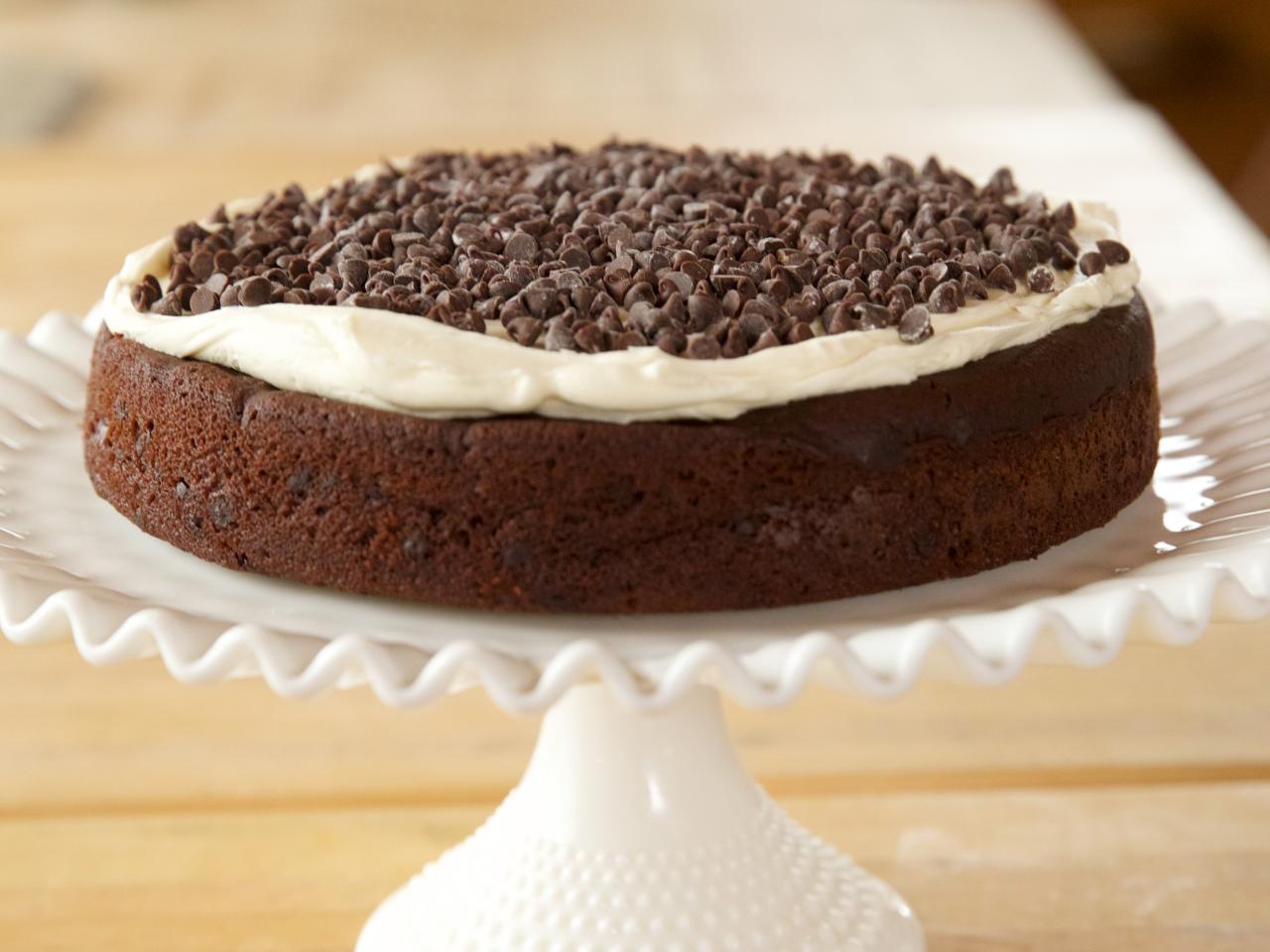 Ree Drummond's Chocolate Sheet Cake with Vanilla Bean Frosting, The Pioneer  Woman