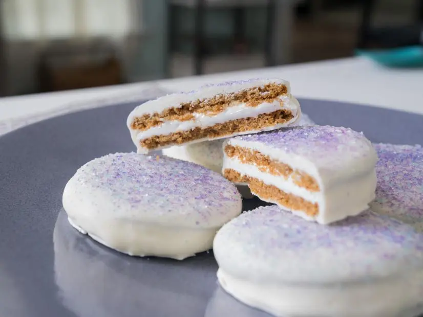 Food beauty moon pies, as seen on TrishaÕs Southern Kitchen, Season 12.