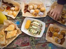 As the capital city of Ohio, Columbus expertly reps some of the state’s most-beloved staples — including scoops, suds and smoke-kissed meats. But that’s not all you'll find if you explore this city’s burgeoning food scene. Global inspiration abounds, including Asian and European influences. Ready to delve into the Discovery City’s wide swath of dining options? Read on!
