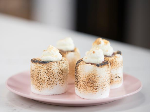 Chef Vivina shared her quick and tasty toasted marshmellow recipe, quick easy and great to do outside while tailgating as a quick dessert, as seen on Food Network Lets Eat Episode 109.