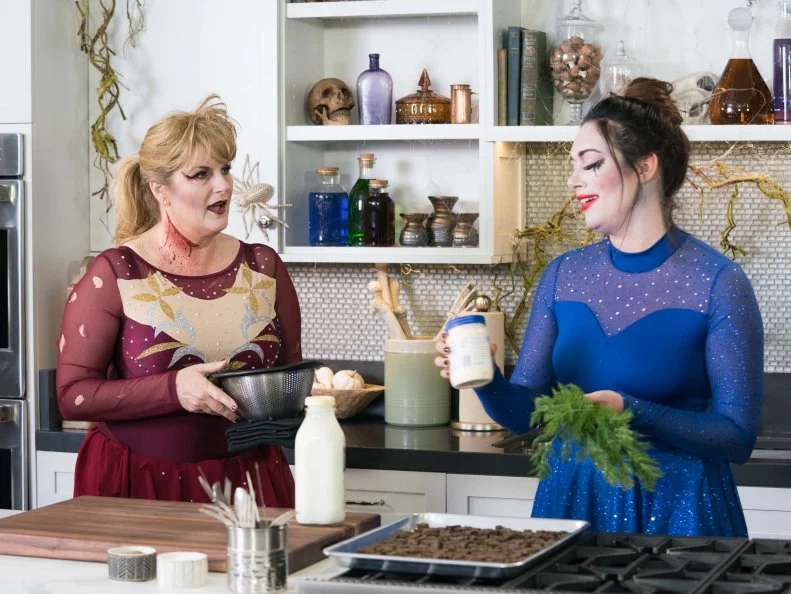 Wide shot of Trisha and Glenda preparing ingredients, as seen on Food Network’s Trisha’s Southern Kitchen Season 12