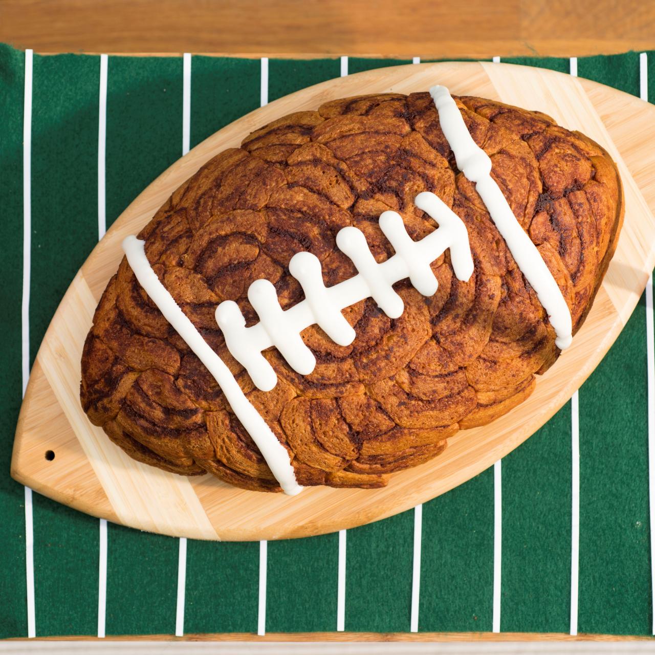 Cake pan football shape - Baking and Cooking