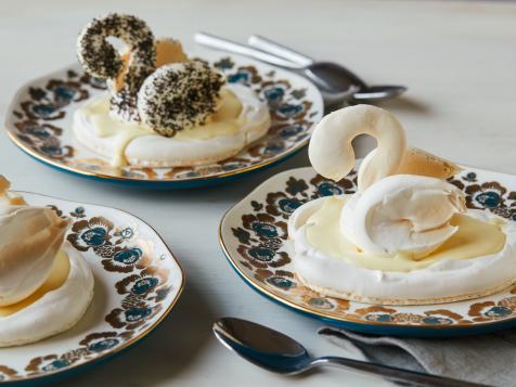 Individual Meringue Swan Lakes