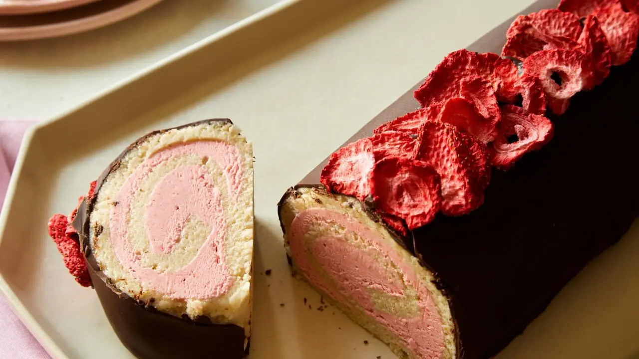 Chocolate Strawberry Cake Roll