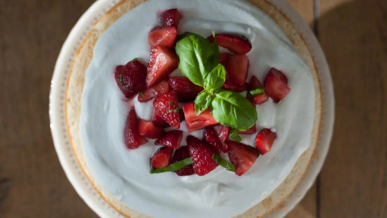 Trisha's Strawberry Cake