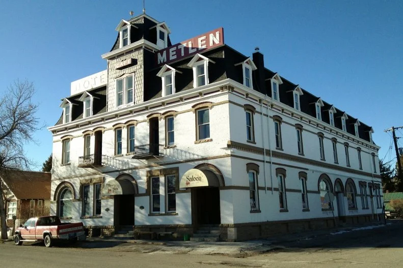 Joseph C. Metlen, a local businessman, built Hotel Metlen in 1897; since then it’s been a Southwestern Montana landmark. The three-story hotel still boasts many of the period furnishings and original woodwork, and is home to 42 guest rooms, a restaurant and two bars. The back bar, which weighs nearly one-and-a-half tons and is made completely out of oak with a 22-foot mahogany bar top, comes from the nearby ghost town of Bannack. It’s no wonder that this is the area most guests frequent — whether or not they’re in the realm of the living. Ghost sightings include a man donning a cowboy hat and a woman in a bonnet behind the bar, and a lady in a white dress floating around the bar and on the dance floor.