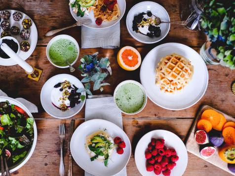 What To Eat the Morning of Your Wedding, According to Nutritionists