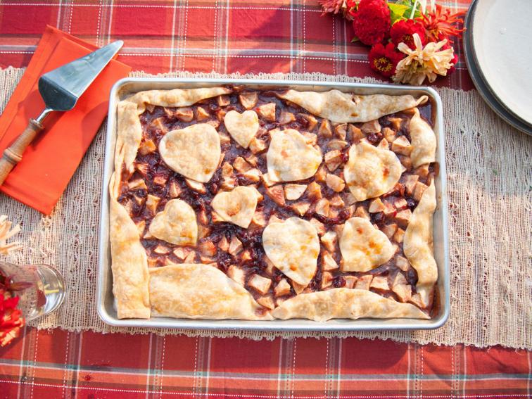 Vanilla-Apple Sheet Pan Pie Recipe | Trisha Yearwood | Food Network