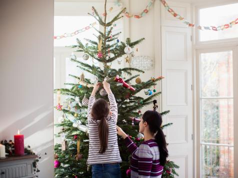 https://food.fnr.sndimg.com/content/dam/images/food/fullset/2019/11/08/fn_girl-decorating-tree-getty_s4x3.jpg.rend.hgtvcom.476.357.suffix/1573248832407.jpeg