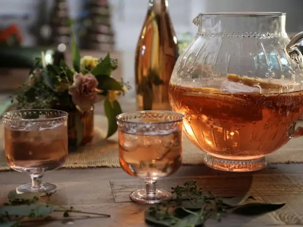 Grapefruit Spritzer with Tarragon Syrup Recipe | Valerie Bertinelli | Food Network