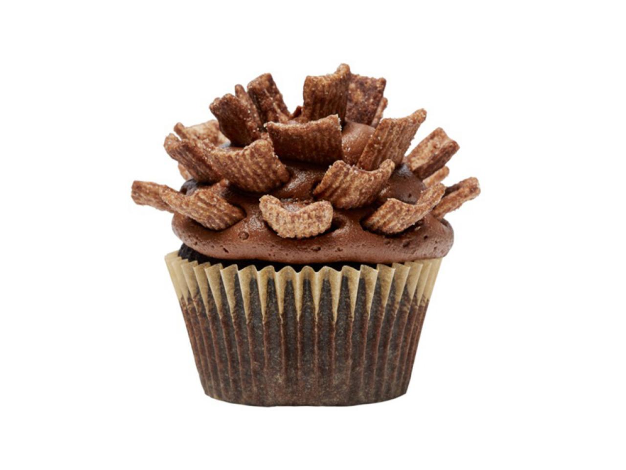 https://food.fnr.sndimg.com/content/dam/images/food/fullset/2019/11/21/0/FNM_120119-Chocolate-Orange-Pinecone-Cupcakes_s4x3.jpg.rend.hgtvcom.1280.960.suffix/1574360782900.jpeg