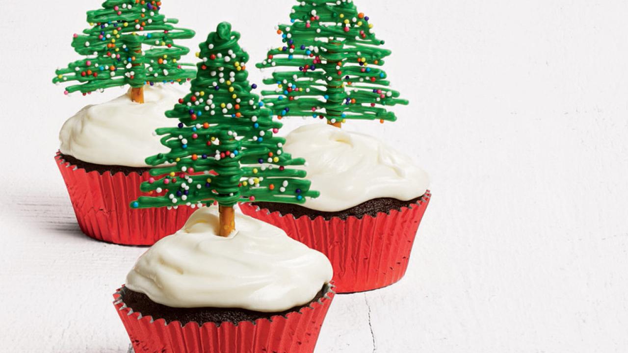Christmas Tree & Santa Hat Cupcakes - Wilton