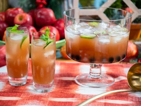 21 Easy Thanksgiving Punch Recipes for Effortless Entertaining