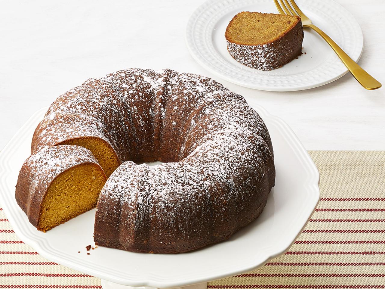 molasses spiced bundt cake - The Baking Fairy