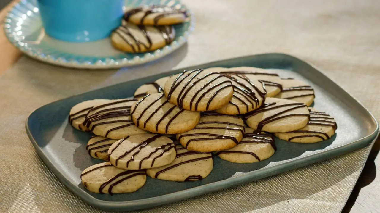 Dark Chocolate Chai Cookies