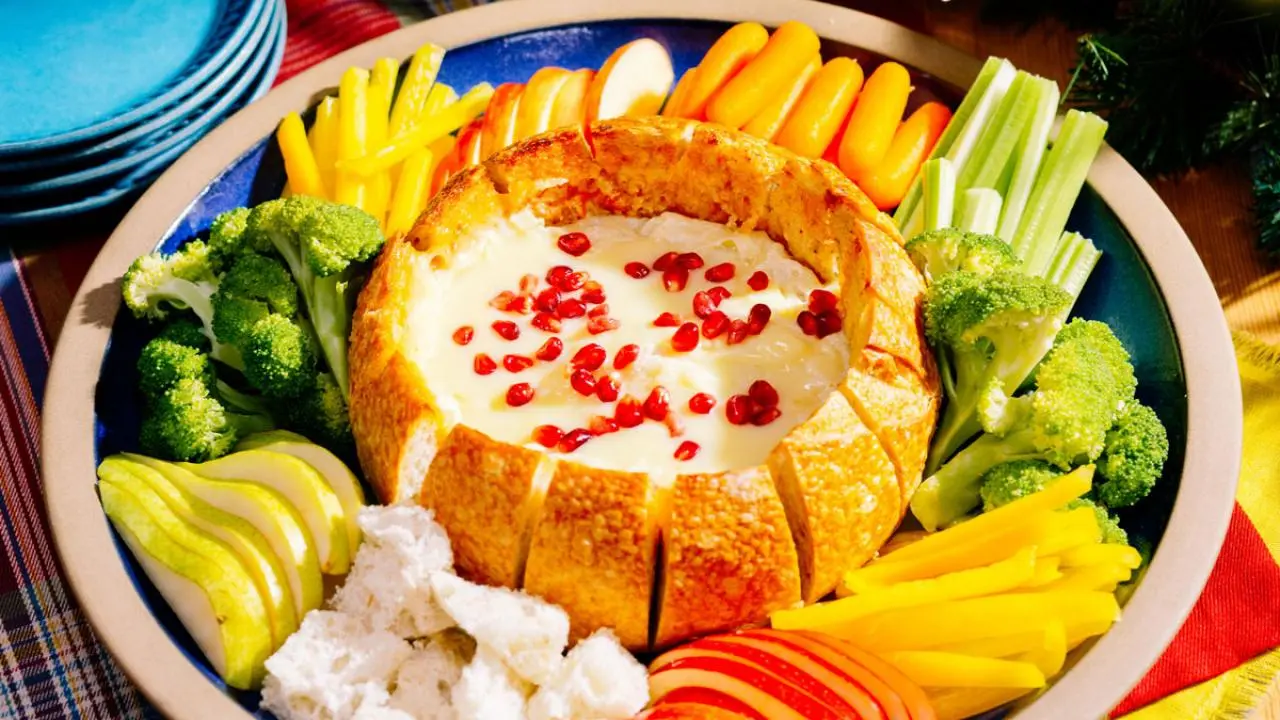 Baked Brie Bread Bowl