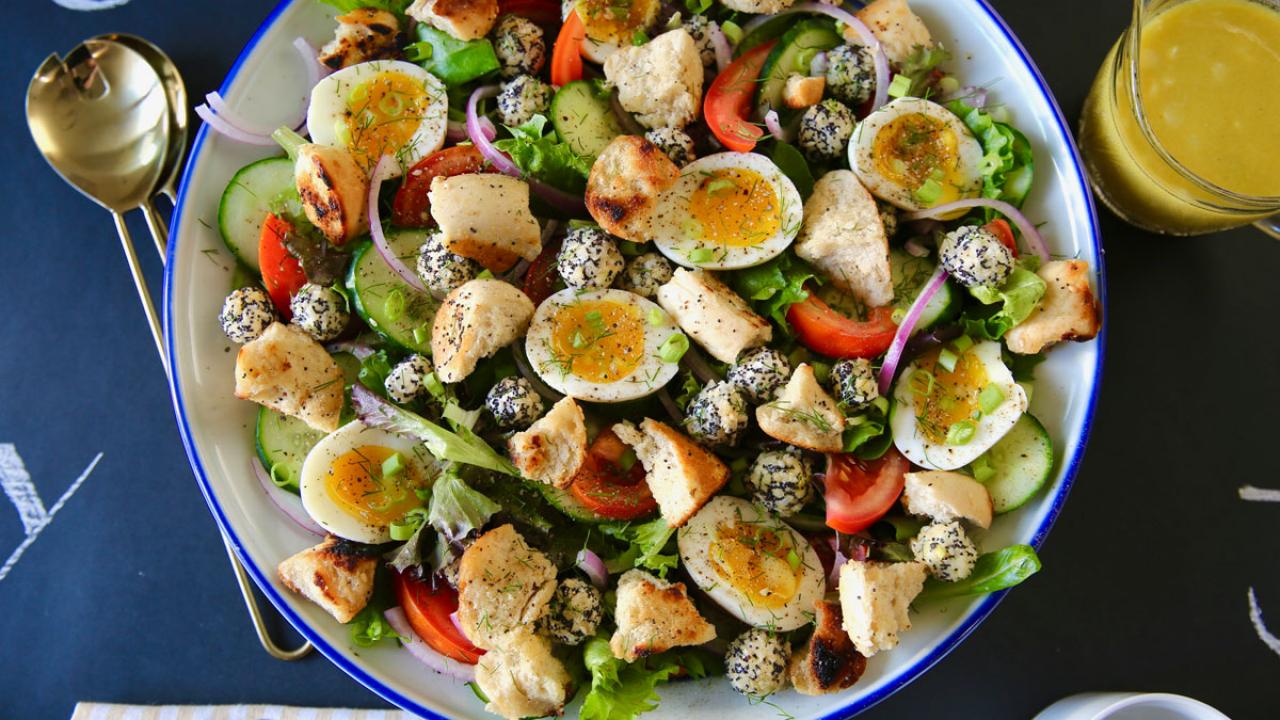 Breakfast Salad with Eggs