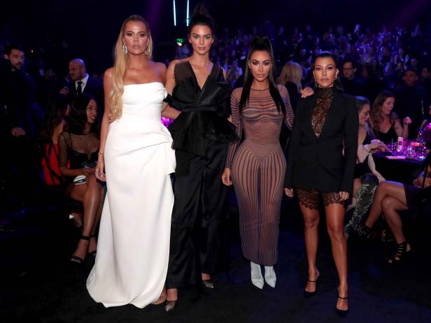 SANTA MONICA, CA - NOVEMBER 11:  2018 E! PEOPLE'S CHOICE AWARDS -- Pictured: (l-r) TV personalities Khloe Kardashian, Kendall Jenner, Kim Kardashian West, and Kourtney Kardashian pose during the 2018 E! People's Choice Awards held at the Barker Hangar on November 11, 2018 --  NUP_185072  --  (Photo by Christopher Polk/E! Entertainment/NBCU Photo Bank/NBCUniversal via Getty Images)