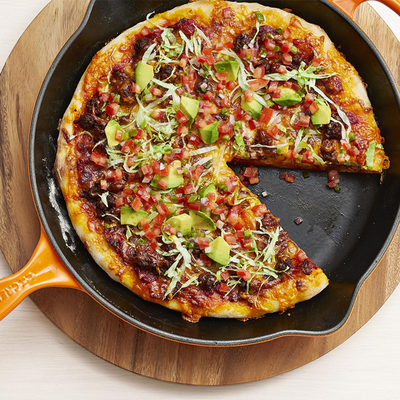 Round the Chuckbox: Sicilian-style cast iron skillet pizza