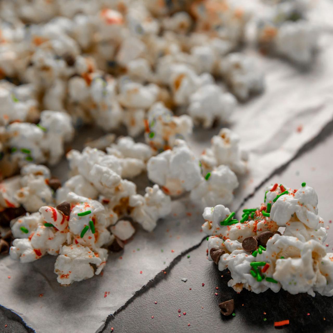 White Chocolate Popcorn {Packed with M&Ms}