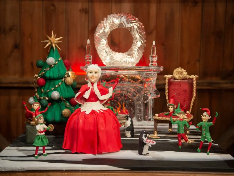 Competitors Kayla Lacombe Trahan and Fallon Bearb's Mrs. Claus’ Night Out cake, as seen on Santa's Baking Blizzard, Season 1.